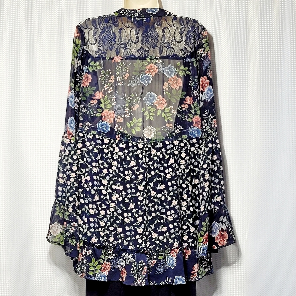 Suzanne Betro Floral Velvet Lace Ruffles Bell Sleeves Flowy Pop Over Blouse (1X) - Picture 6 of 13